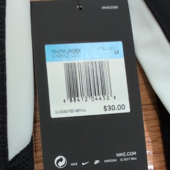 NWT New Nike Dri- Fit Medium Kids Black and White Long Sleeve Tee - Picture 2 of 3